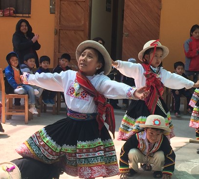 FLY & HELP-Schulen im Land der Inkas besucht