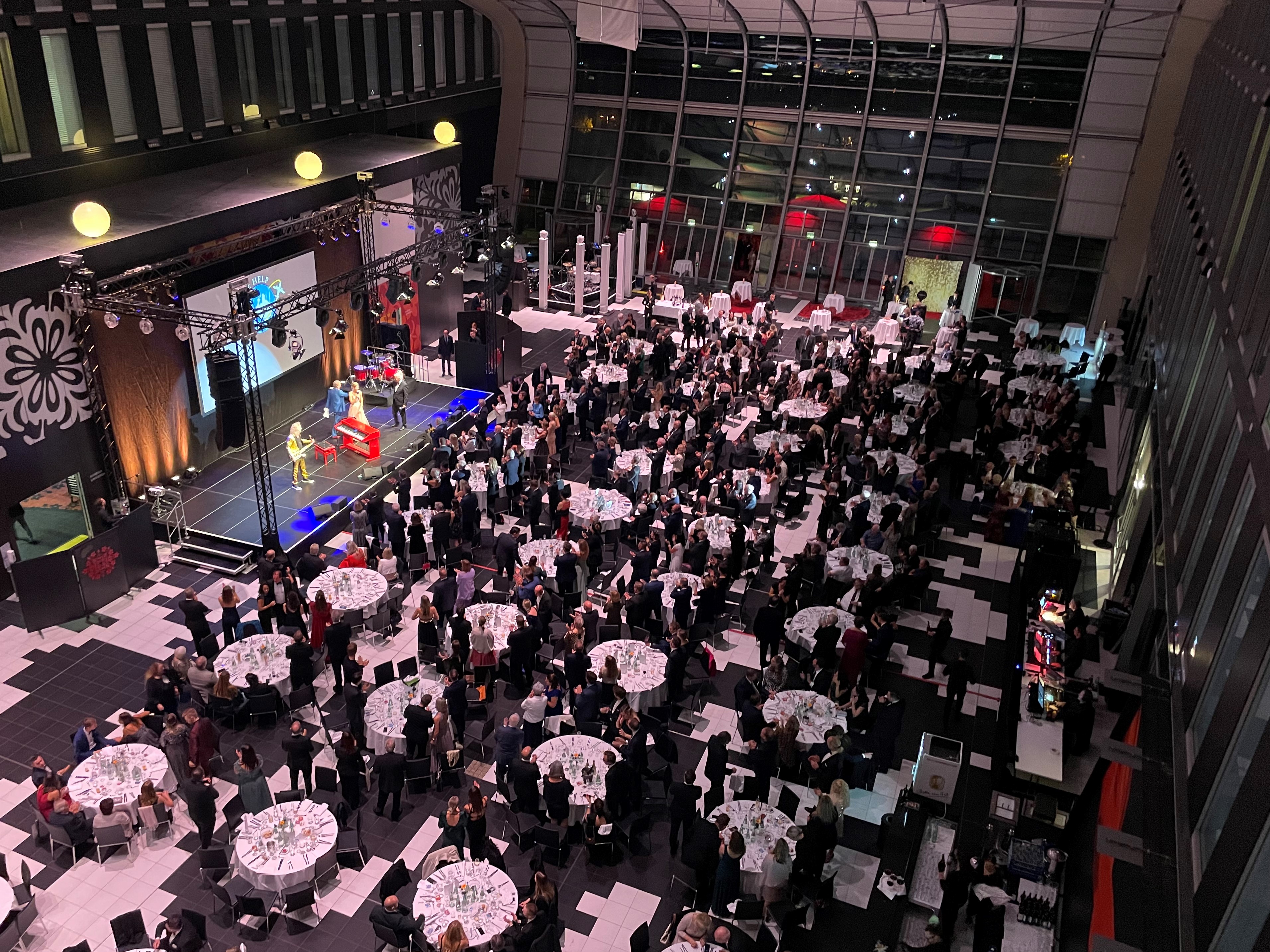FLY & HELP Gala