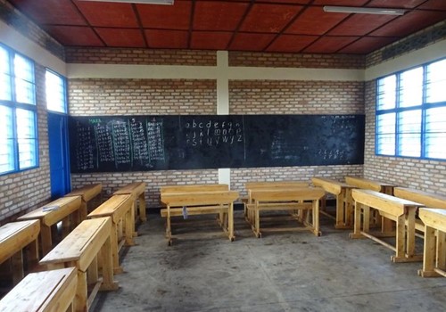 Ruanda_Gitwe_Klassenraum_ergebnis