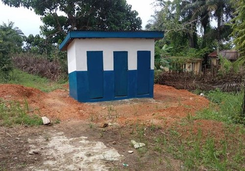 Sierra Leone_Manjoro_Toiletten_ergebnis