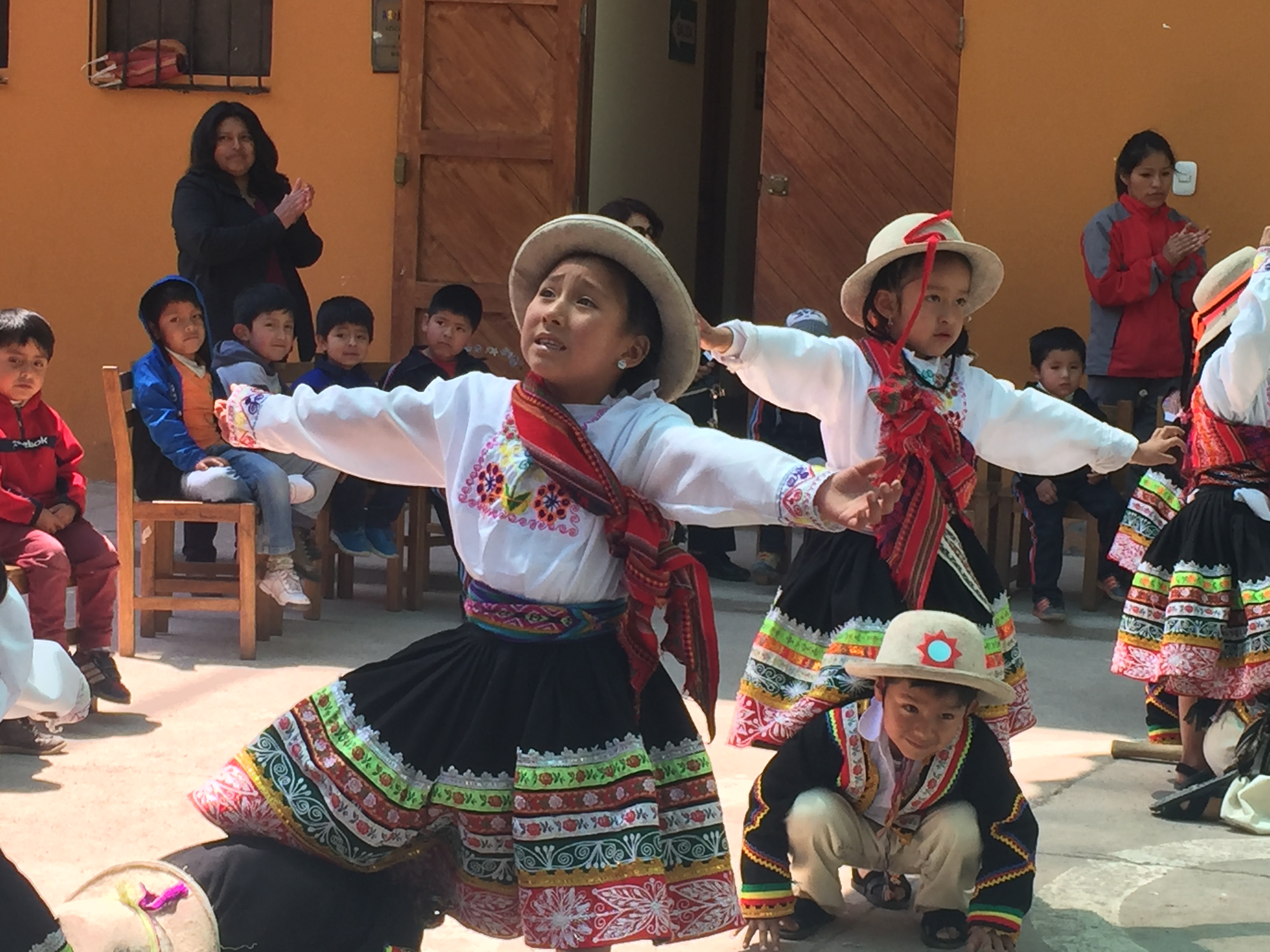 FLY & HELP-Schulen im Land der Inkas besucht